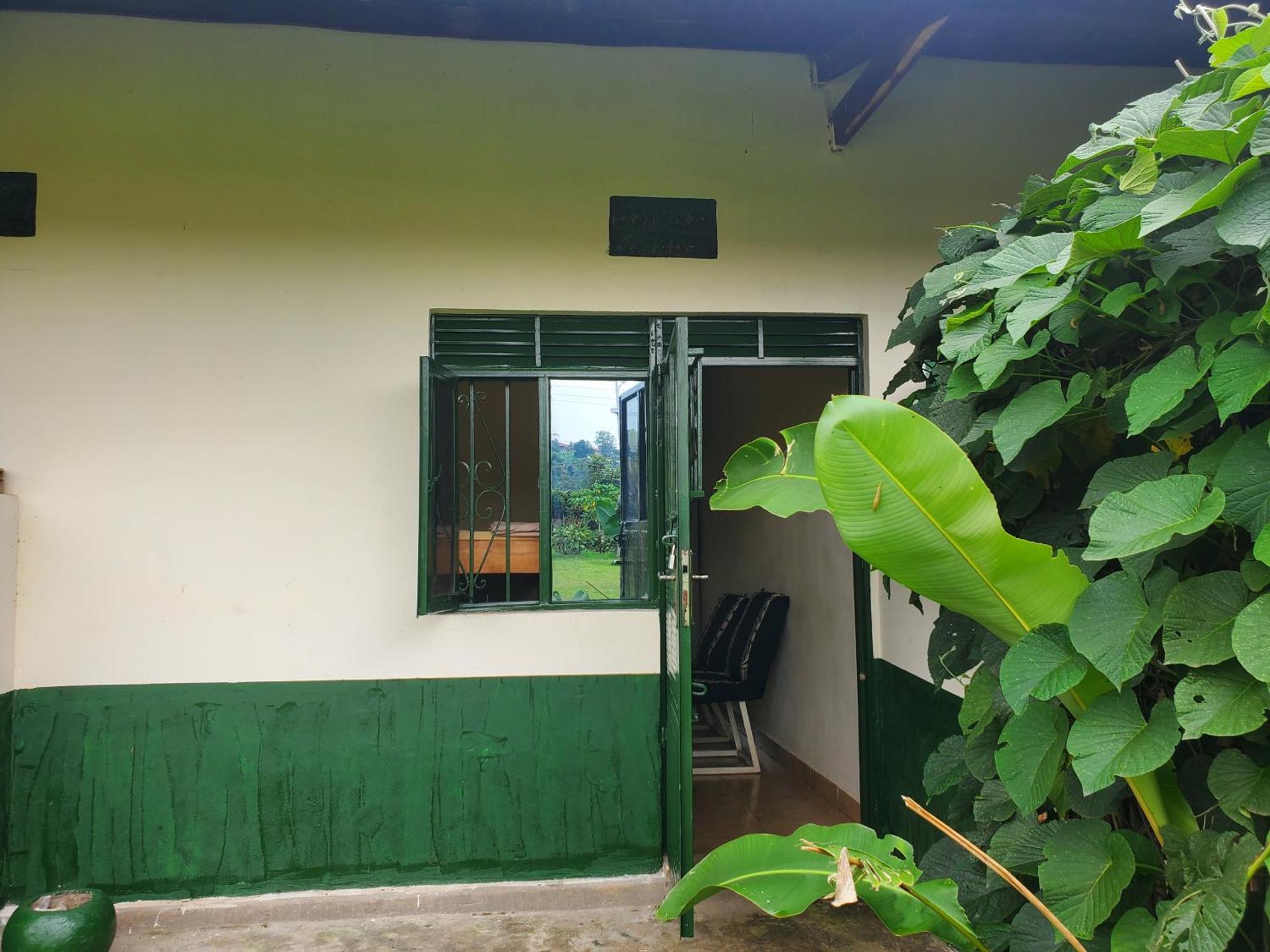 Gaia Eco Hub Bnb Fort Portal Exterior photo