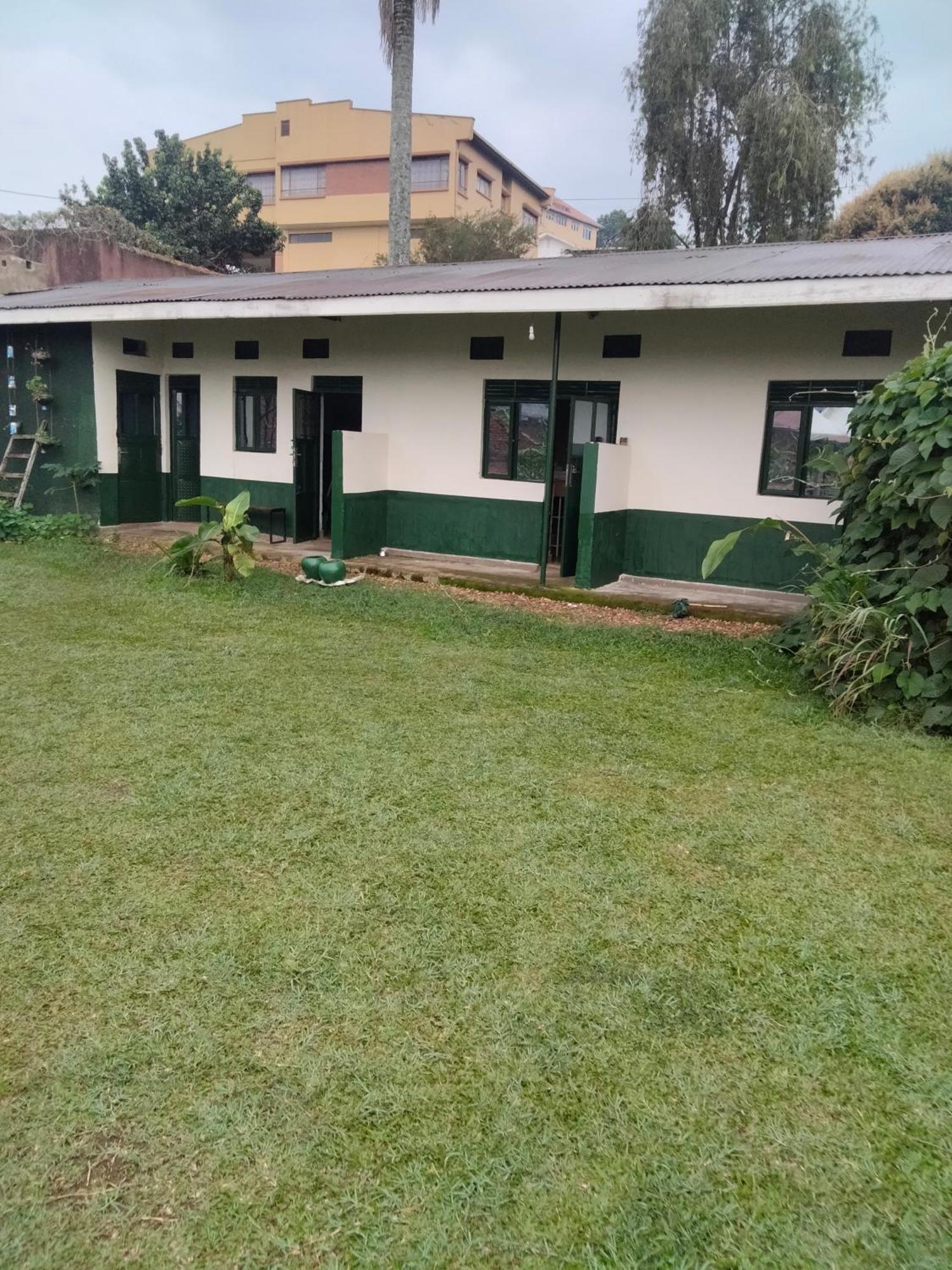 Gaia Eco Hub Bnb Fort Portal Exterior photo