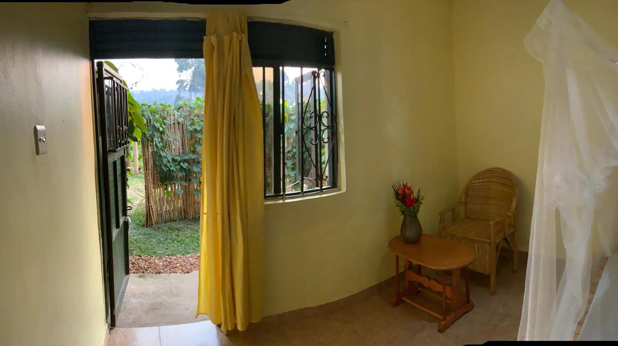 Gaia Eco Hub Bnb Fort Portal Exterior photo